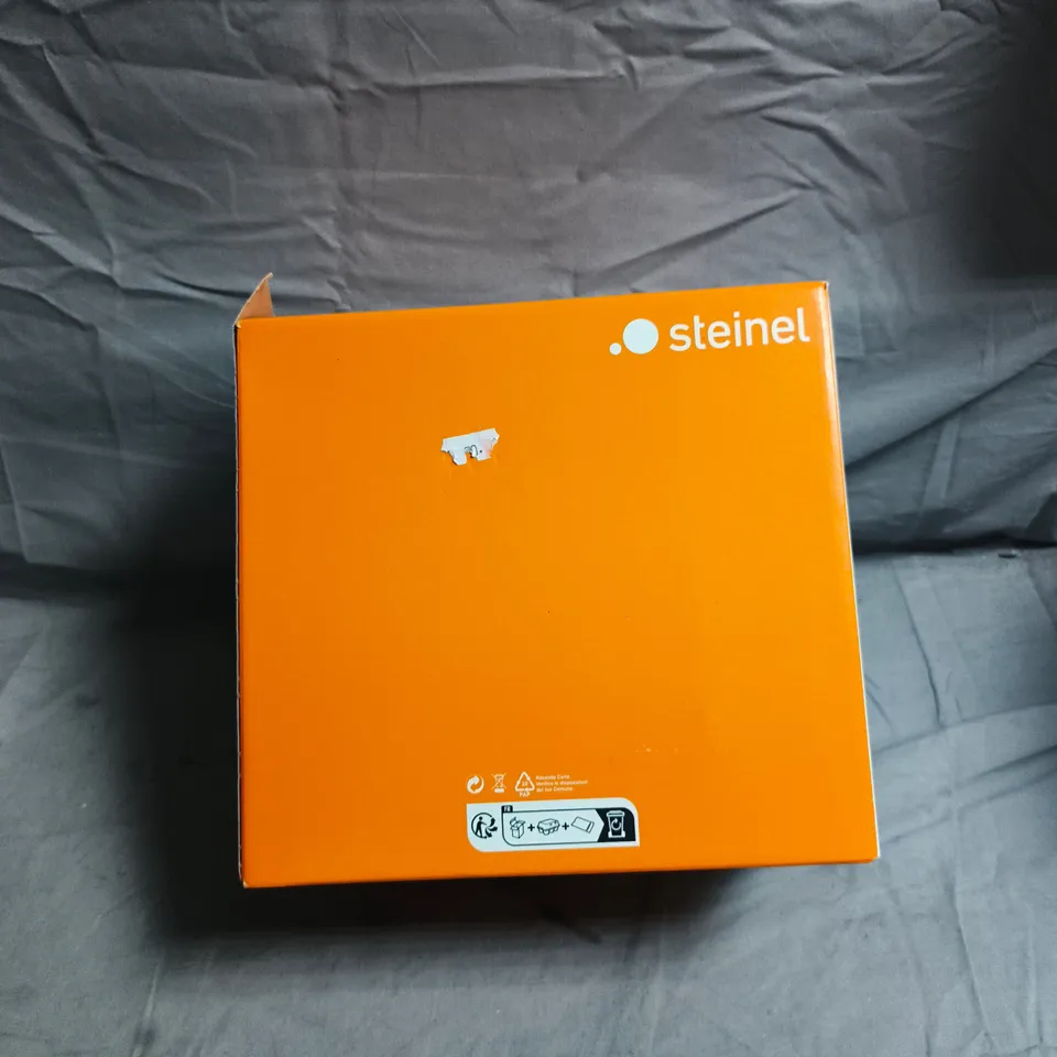 STEINEL LED FLOOD LIGHT WITH MOTION SENSOR 