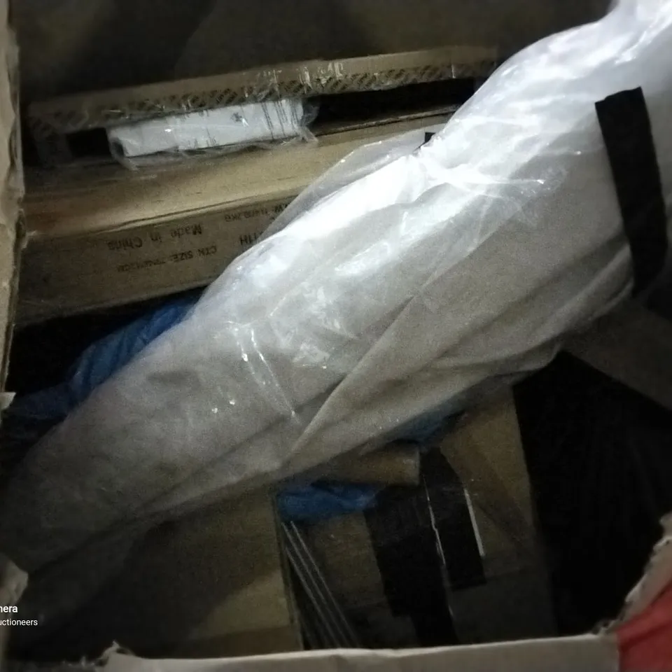 PALLET OF ASSORTED ITEMS INCLUDING HOMIDEC DRYING RACK, LED BATTEN LIGHT, INSECT KILLER, EXTENDABLE CLOTHES DRYER, OUTDOOR CLOTHES LINE, OUTDOOR RUG