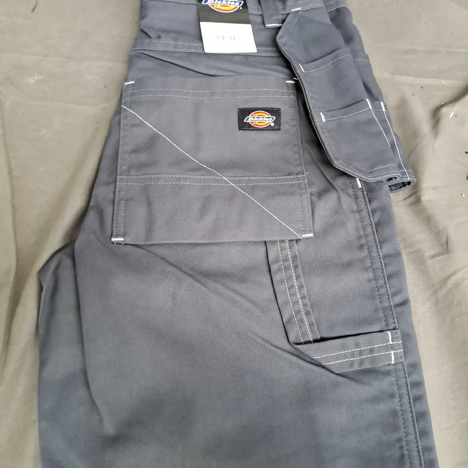DICKIES CARGO WORKWEAR SHORTS GREY SIZE 30