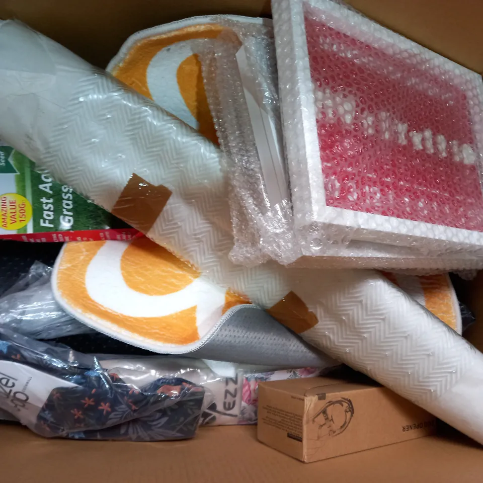 BOX OF APPROXIMATELY 10 ASSORTED HOUSEHOLD ITEMS TO INCLUDE SENSEAGE PRIVACY SCREEN PROTECTOR, TILETASTIC SELF ADHESIVE VINYL TILES, HESTIA HOME COLLECTION GLASS FRAME, ETC
