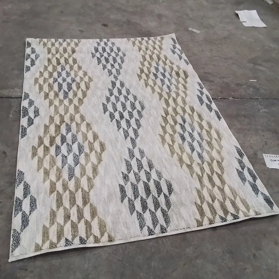 QUALITY DESIGNER AREA RUG - APPROXIMATELY 170X110CM