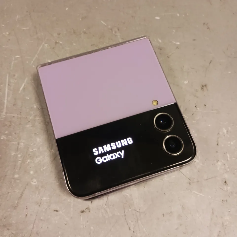SAMSUNG GALAXY Z FLIP SMARTPHONE 