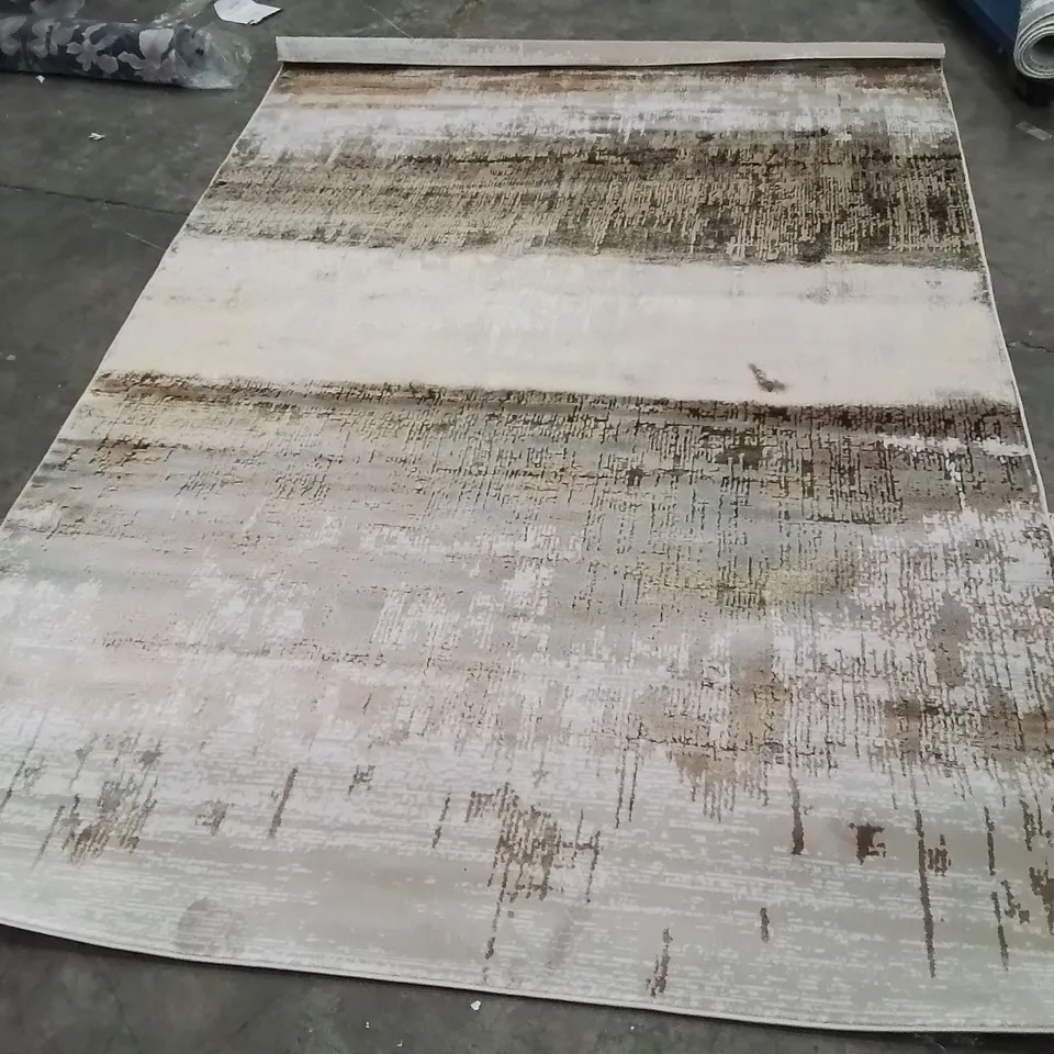 QUALITY DESIGNER AREA RUG - APPROXIMATELY 290X200CM