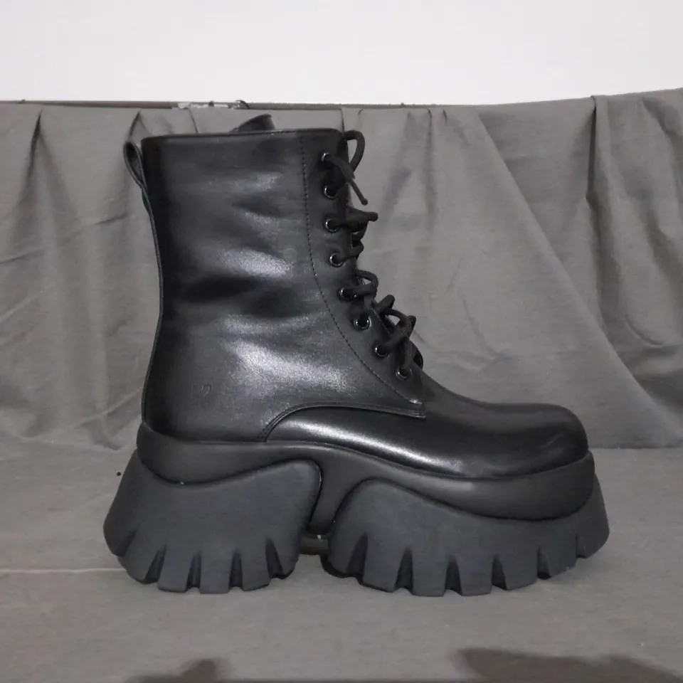 PAIR OF KOI LACE UP BOOTS IN BLACK SIZE 6 