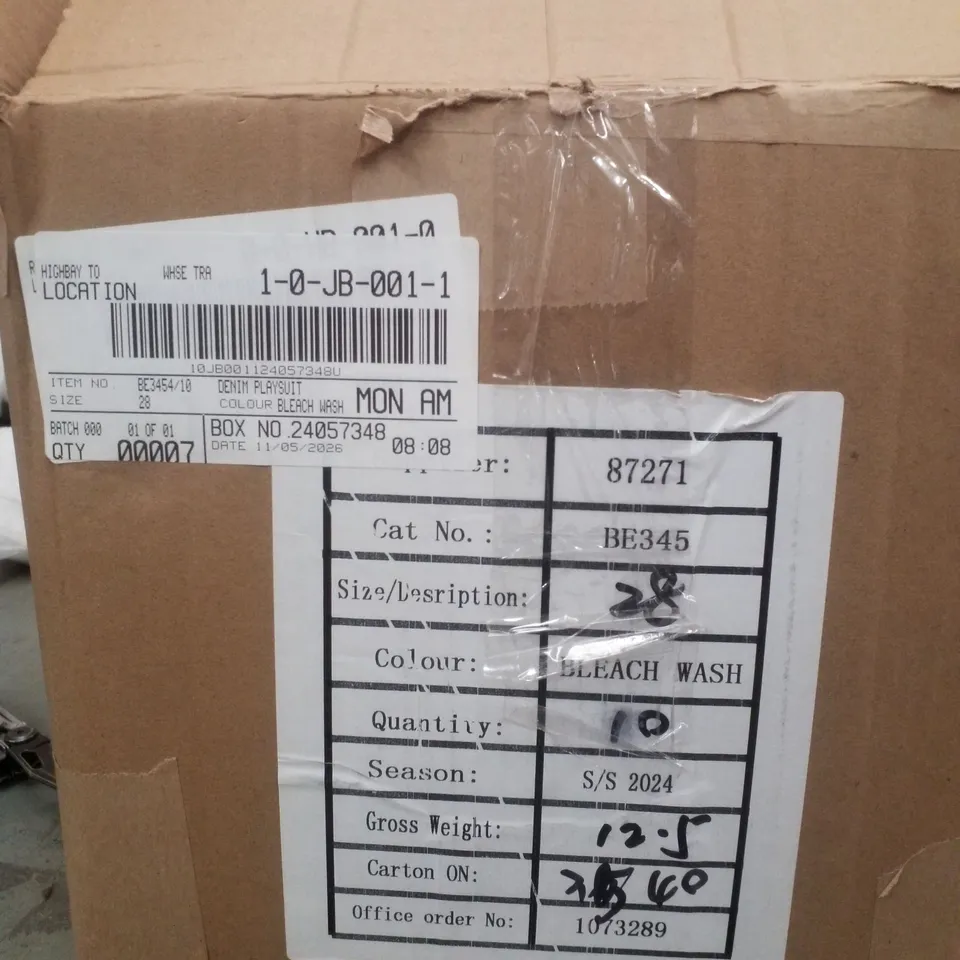 BOX CONTAINING APPROXIMATELY 7 BRAND NEW SIMPLY BE BLEACH WASH DENIM PLAYSUITS - SIZE 28