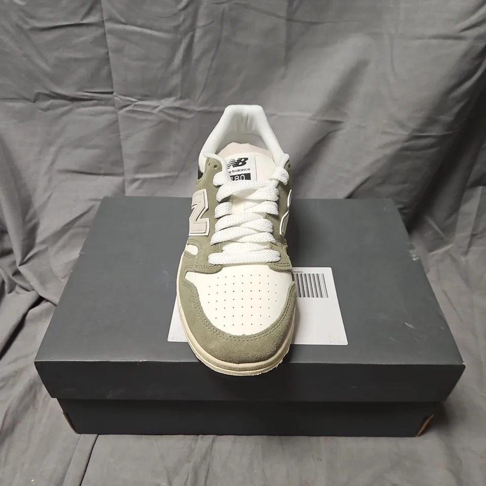 BOXED NEW BALANCE BB480PEO TRAINERS – OLIVE/WHITE, US 9.5 (UK 9)