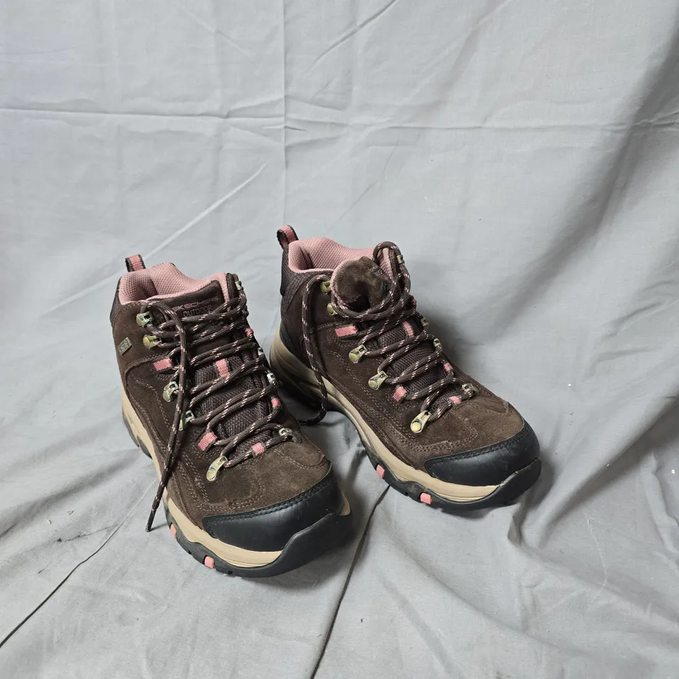 SKECHERS TREGO ALPINE TRAIL WATERPROOF BOOT NATURAL SIZE 5.5 