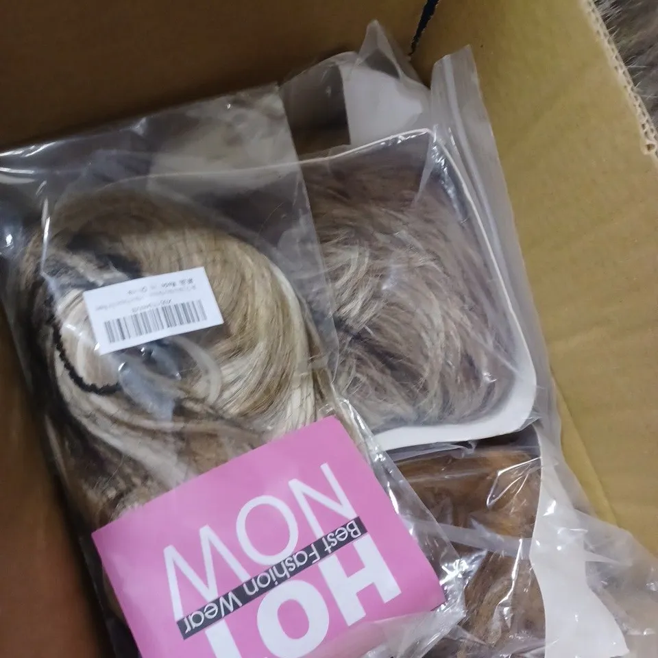 BOX OF APPROXIMATELY 5 WIGS TO INCLUDE BLONDE, GINGER, BLACK ETC