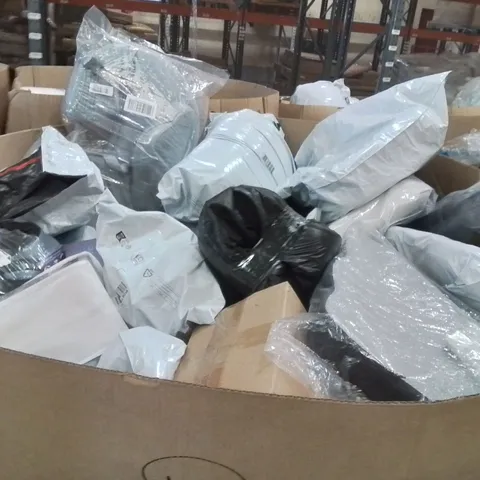 PALLET TO CONTAIN A LARGE QUANTITY OF PILLOWS