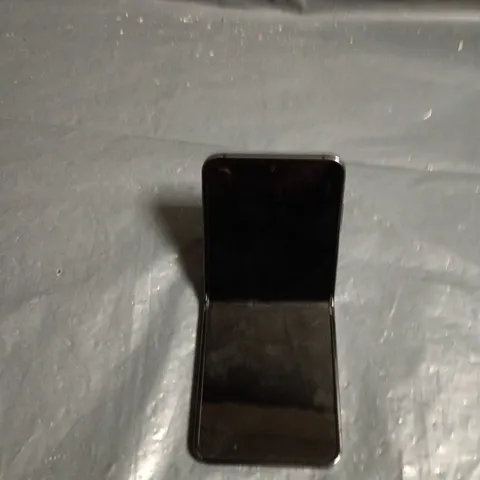 SAMSUNG GALAXY Z FLIP5 256GB – BLACK FOLDABLE SMARTPHONE