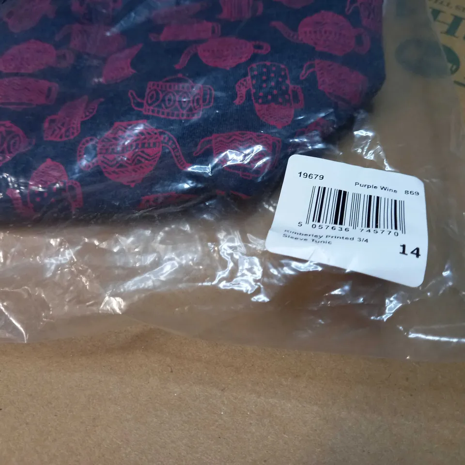 PACKAGED WEIRD FISH PURPLE WINE PRINTED 3/4 SLEEVE TUNIC - SIZE 14