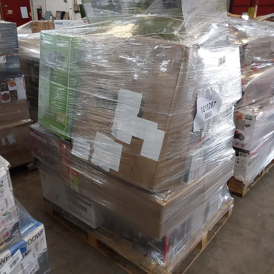 PALLET OF APPROXIMATELY 25 ASSORTED HIGH VALUE ITEMS TO INCLUDE 