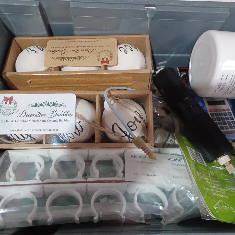 GROUP OF ASSORTED HOUSEHOLD ITEMS TOO INCLUDE DECRETIVE ITEMS AND TOOLS 