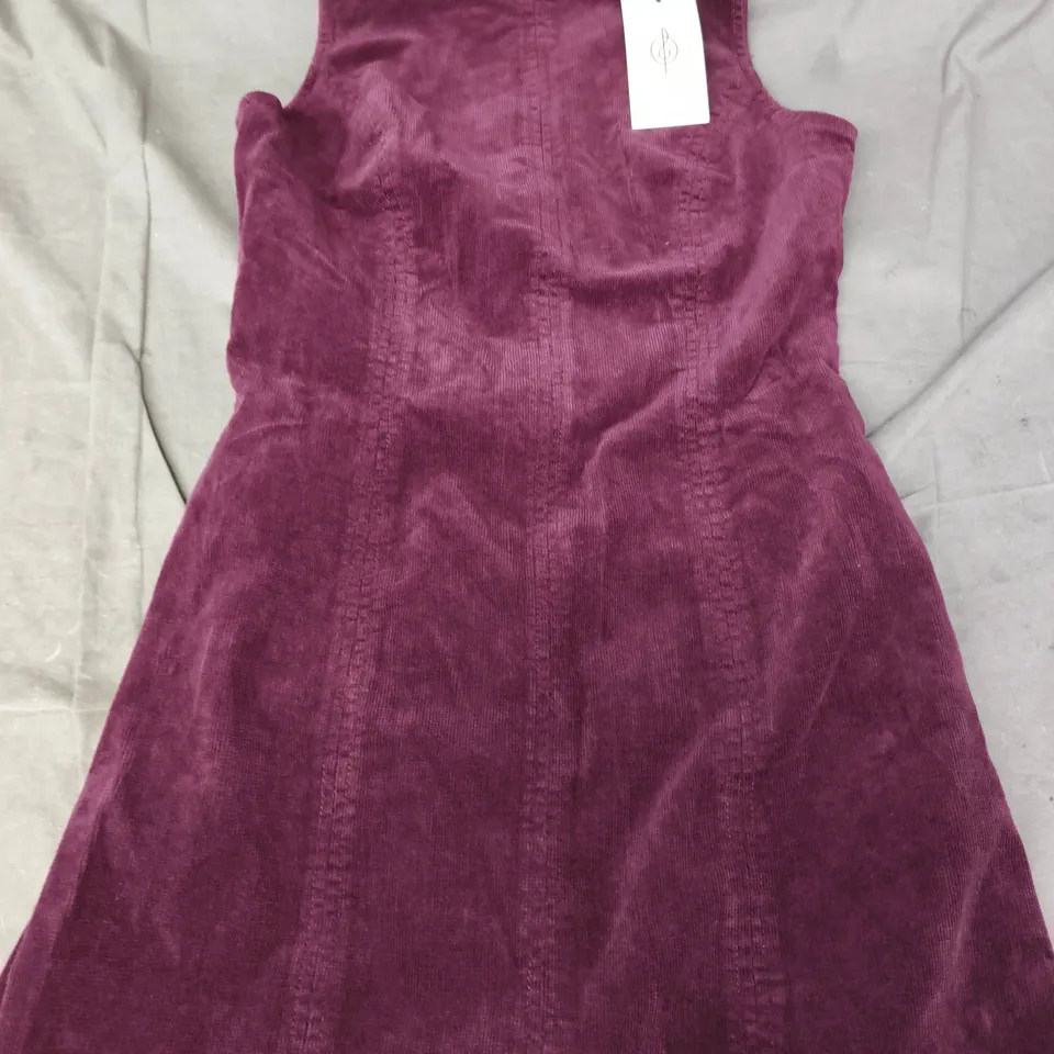 STRADIVARIUS SLEEVELESS CORDUROY SHORT DRESS IN BURGUNDY SIZE MEDIUM
