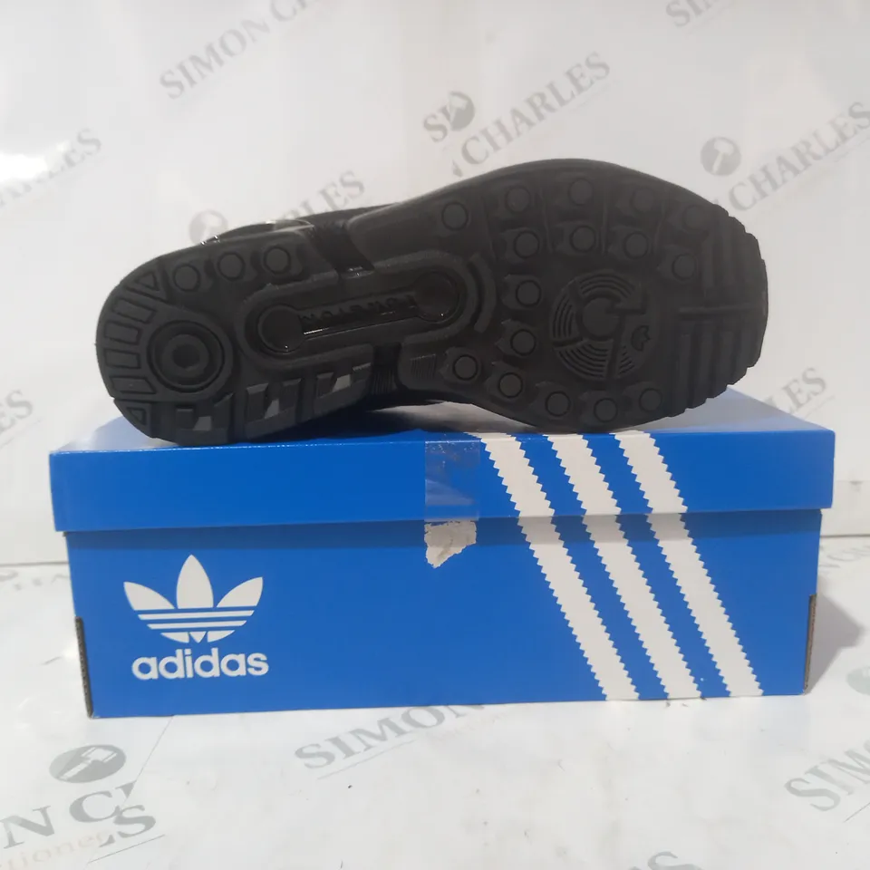 BOXED PAIR OF ADIDAS ZX FLUX J SHOES IN BLACK UK SIZE 4