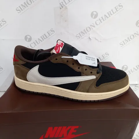 BOXED PAIR OF NIKE AIR JORDAN 1 LOW X TRAVIS SCOTT CACTUS JACK TRAINERS SIZE 9