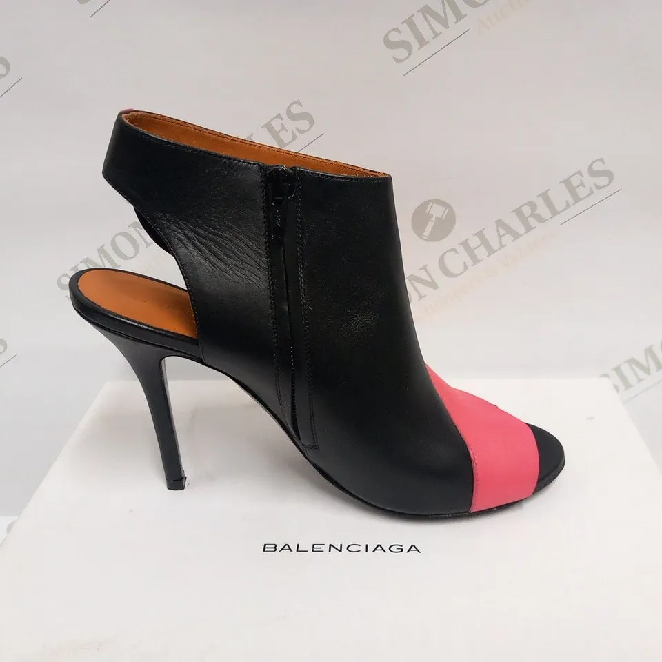 BOXED PAIR OF BALENCIAGA BLACK/FLAMINGO LEATHER SANDAL SIZE 38.5