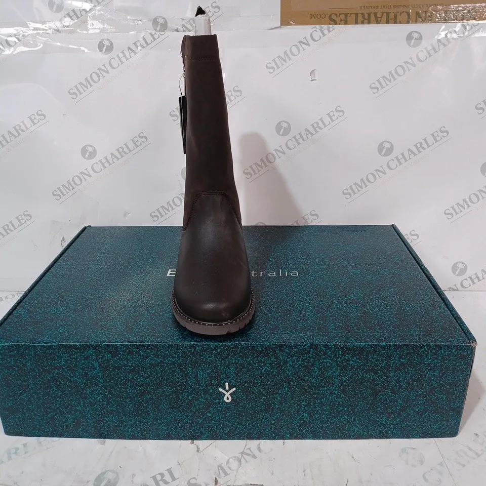 boxed pair of EMU Australia EXPLORER YANCOAL WATERPROOF LEATHER & SUEDE BOOTS - ESPRESSO - SIZE 5