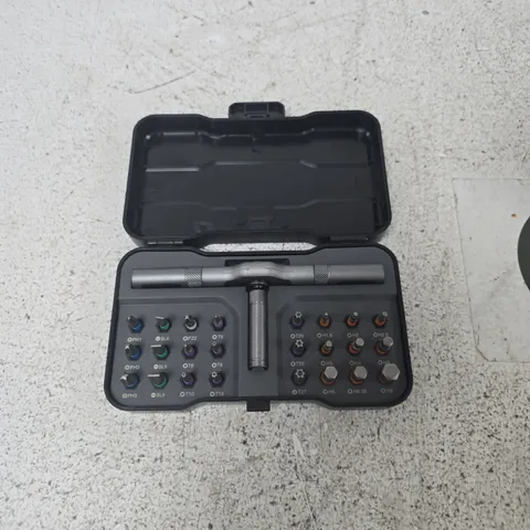 MULTIFUNCTION RATCHET SET β 24IN1 IN HARD CASE