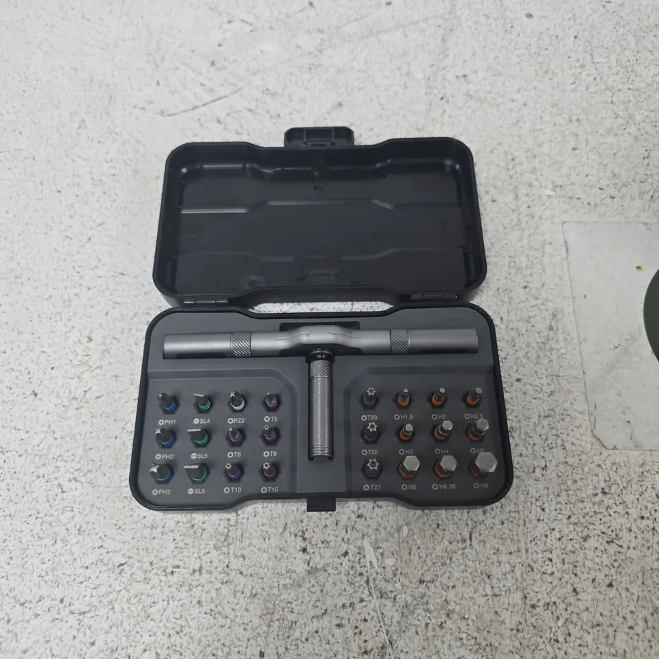 MULTIFUNCTION RATCHET SET – 24IN1 IN HARD CASE