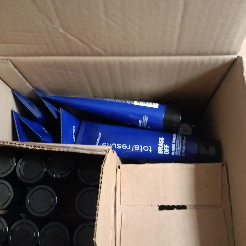 BOX OF APPROXIMATELY 50 MATRIX HAIRCARE PRODUCTS TO INCLUDE BRASS OFF PROTECTING CREAMS, TEMPORARY COLOUR SPRAYS AND VOLUME BOOSTERS