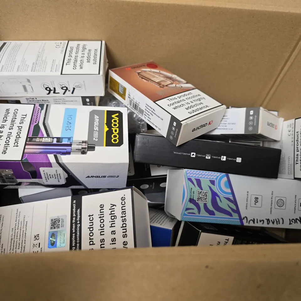 BOX OF APPROXIMATELY 15 ASSORTED E-CIGARETTES PRODUCTS TO INCLUDE - INNOKIN, VOOPOO , ASPIRE ETC