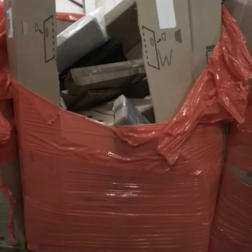 PALLET OF APPROXIMATELY ASSORTED HOUSEHOLD ITEMS TO INCLUDE TOOLS , DESK CHAIRS AND FITNESS MACHINES 