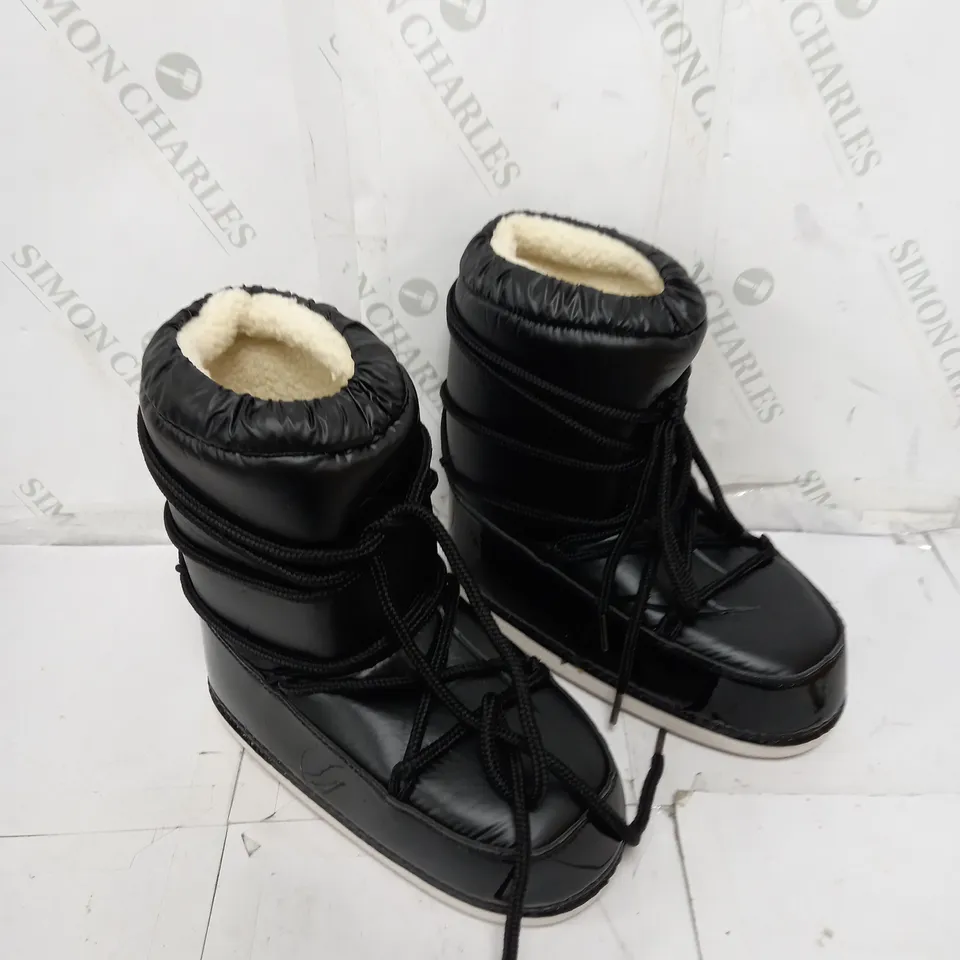 MNG WATER REPELLENT UK 7 BLACK SNOW BOOTS 