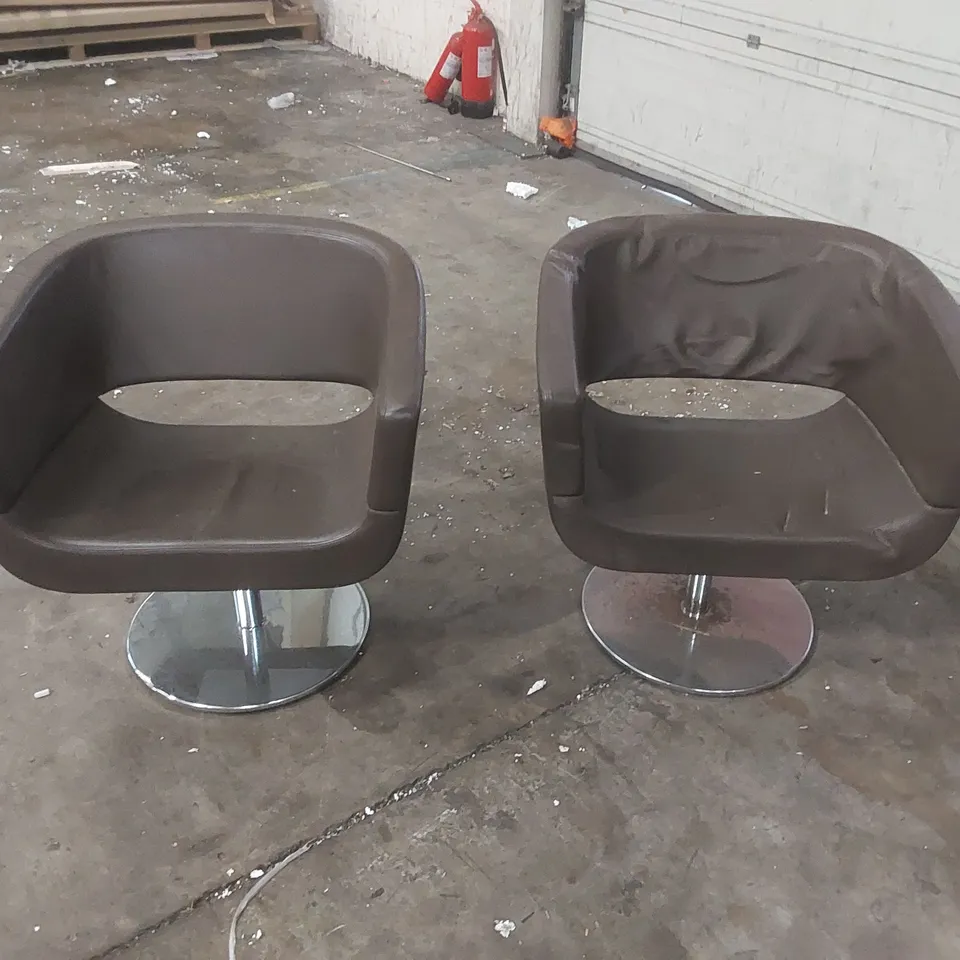 PAIR OF DESIGNER SWIVEL TUB CHAIRS 