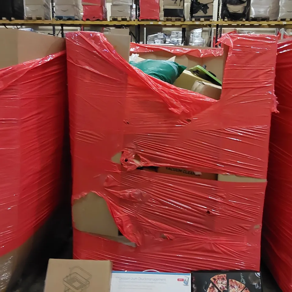 PALLET OF ASSORTED ITEMS INCLUDING: STORAGE CART, BAMBOO BATHTUB TRAY, PIZZA STONE, SHOWER STOOL, OFFICE CHAIR CUSHION 