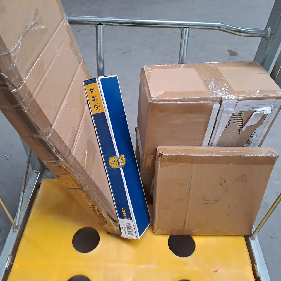 ASSORTMENT OF 5 HOUSEHOLD ITEMS TO INCLUDE HOME REFLECTIONS POP UP 5FT TINSEL TREE, ETC - COLLECTION ONLY