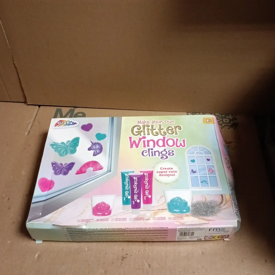 BOX OF APPROXIMATELY 20 ASSORTED TOYS INCLUDING SPLASH ABOUT FLOATBOARD AND GRANFIX MAKE YOUR OWN GLITTER WINDOW CLINGS 