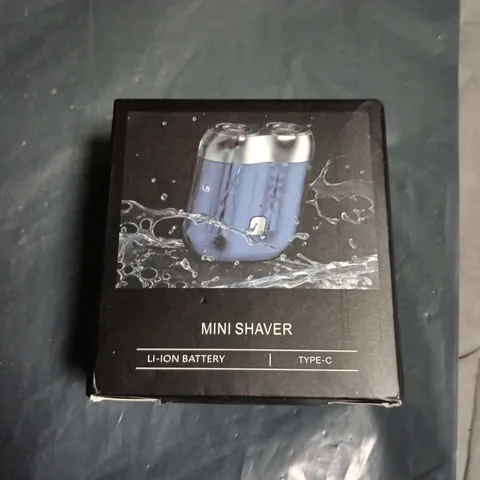 APPROXIMATELY 7 ASSORTED HEALTH AND BEAUTY ITEMS INCLUDING MINI SHAVER AND CORDLESS AUTOMATIC CURLER 