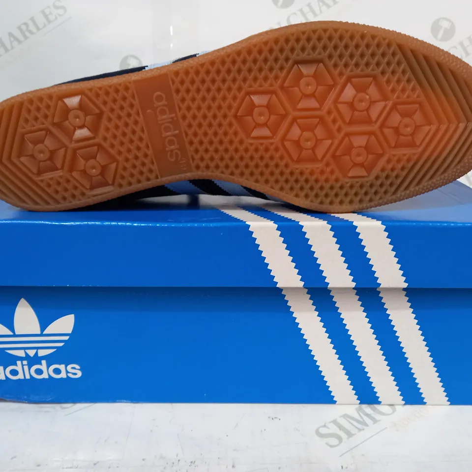 BOXED PAIR OF ADIDAS BERLIN SHOES IN NAVY UK SIZE 9