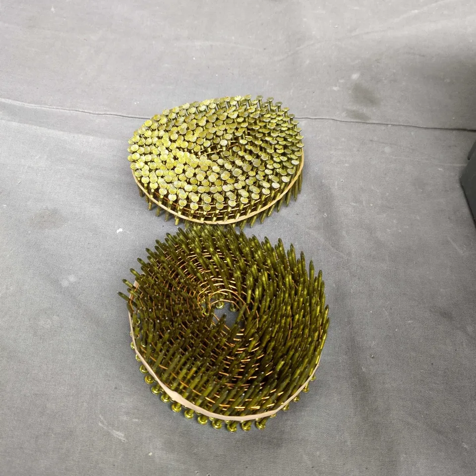 LARGE QUANTITY OF NAILS