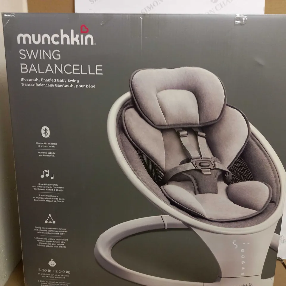 MUNCHKIN BLUETOOTH ENABLED LIGHTWEIGHT BABY SWING