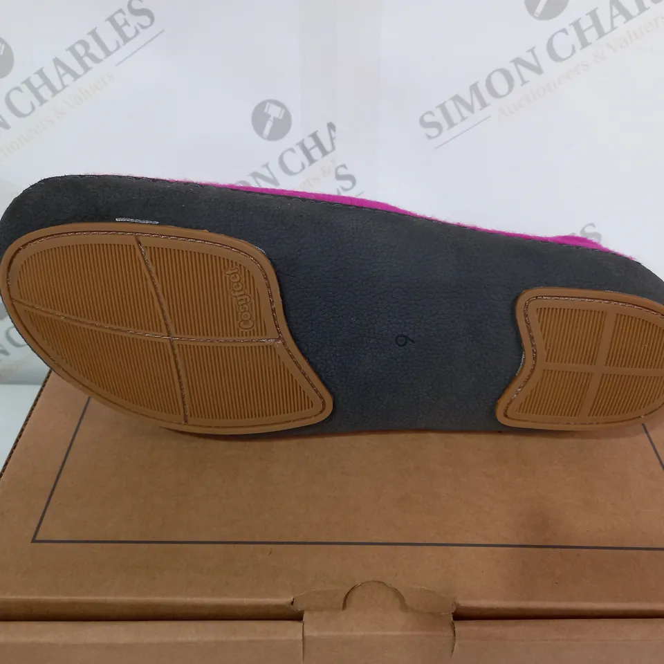 BOXED COSYFEET DAMSON MOOCH SLIPPER - SIZE 9