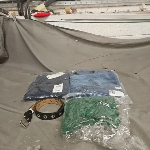 BOX OF APPROXIMATELY 20 ASSORTED CLOTHING ITEMS TO INCLUDE JEANS, GREEN JUMPER, BLACK BELT ETC