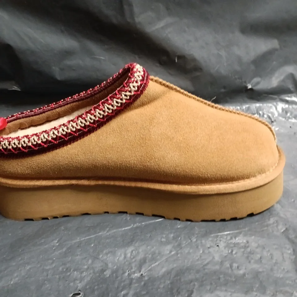 UNBOXED UGG FLEECE LINED SLIDERS IN BROWN - UK 6