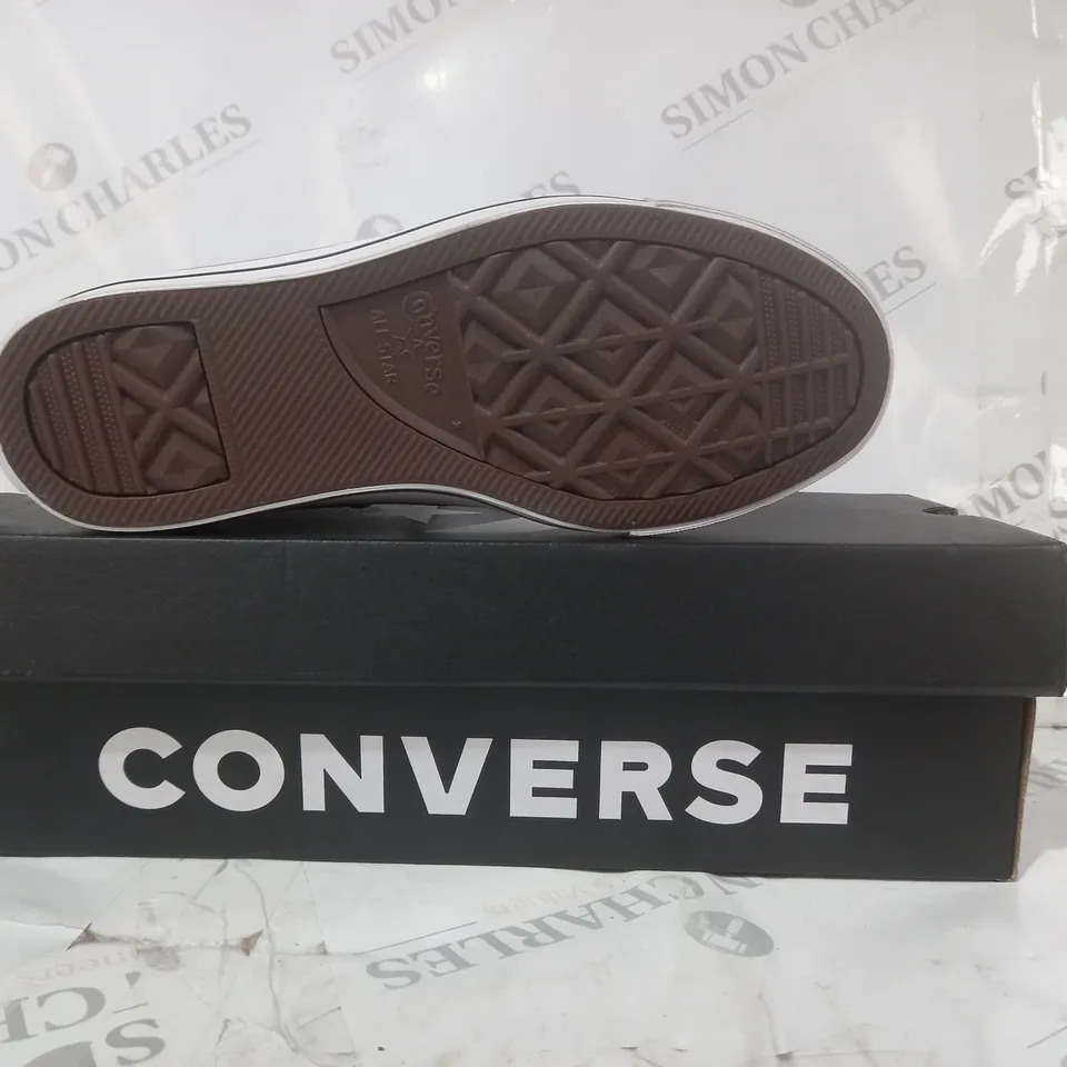 BOXED PAIR OF CONVERSE HI TOP SHOES IN BLACK UK SIZE 5.5
