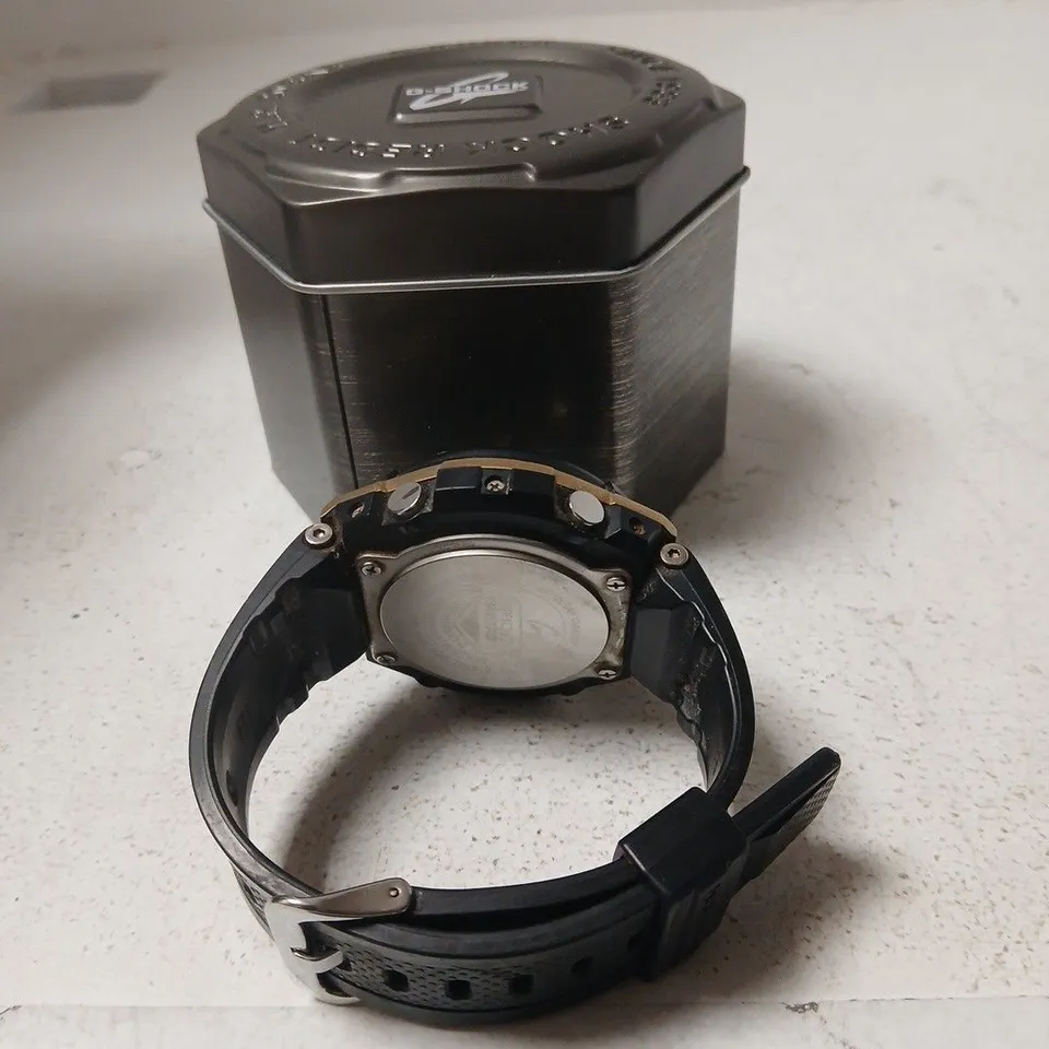 BOXED G-SHOCK WATCH – BLACK & GOLD