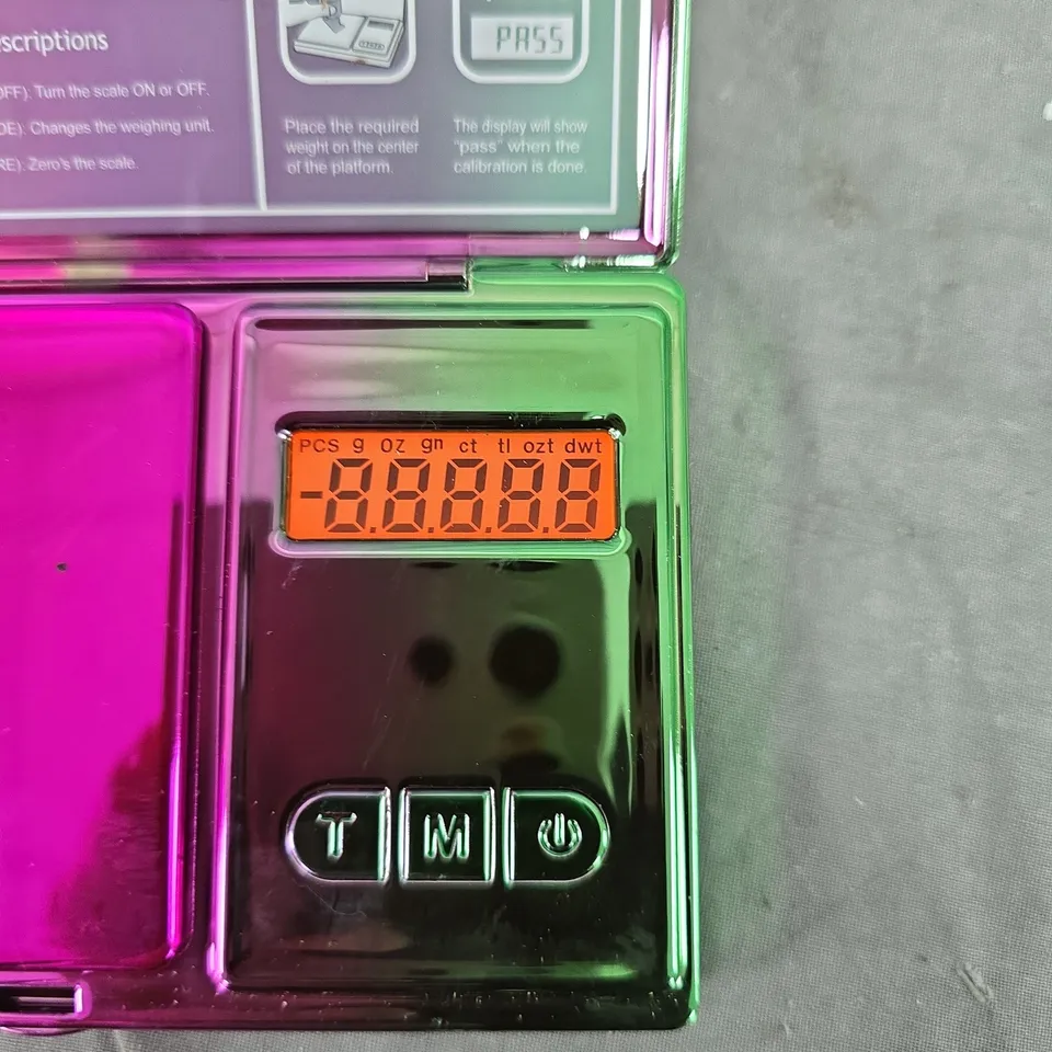 POCKET DIGITAL WEIGHING SCALE WITH IRIDESCENT CASE AND LID