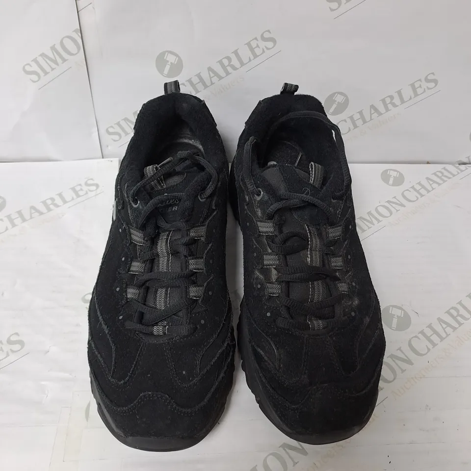 BOXED SKETCHERS D LITES LACE TRAINER IN BLACK SIZE 7