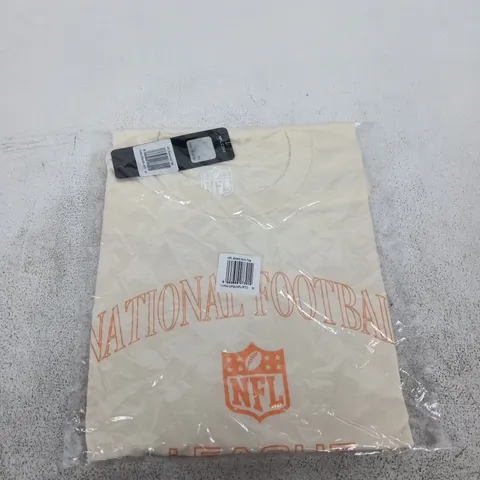 NFL NATIONAL FOOTBALL LEAGUE T-SHIRT – CREAM, SEALED - SIZE M