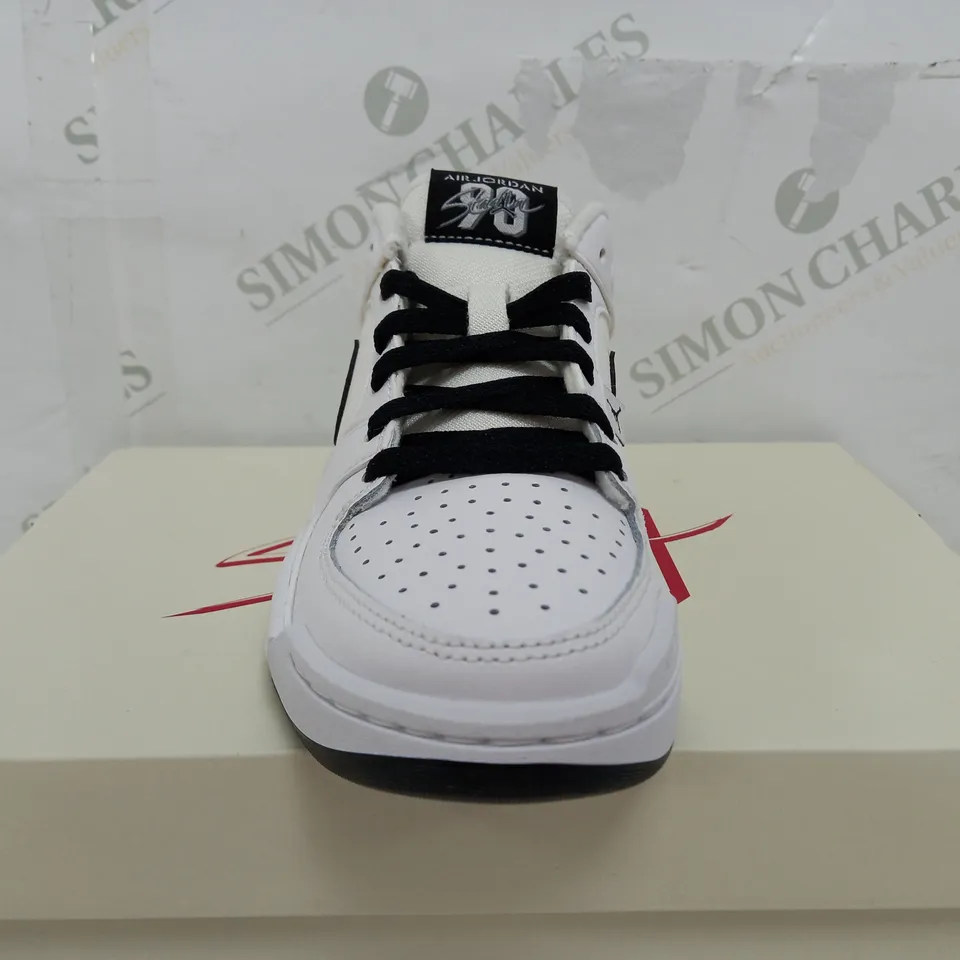 BOXED PAIR OF JORDAN STADIUM 90S IN WHITE - UK 3 