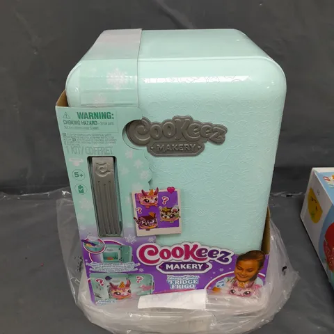 COOKEEZ MAKERY FREEZY CAKEZ PLAYSET