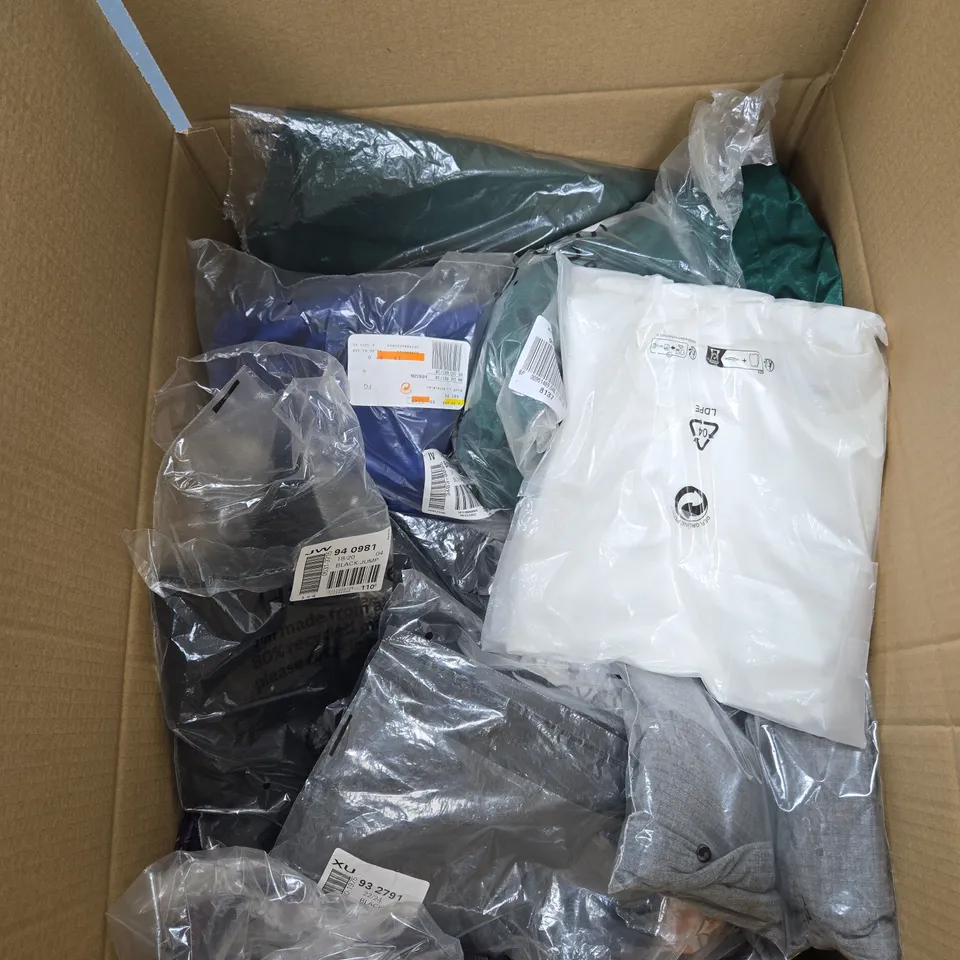 BOX OF APPROXIMATELY 22 CLOTHING ITEMS OF VARIOUS STYLES AND SIZES TO INCLUDE GREEN DRESS, WHITE SKIRT, BLACK TOP ETC