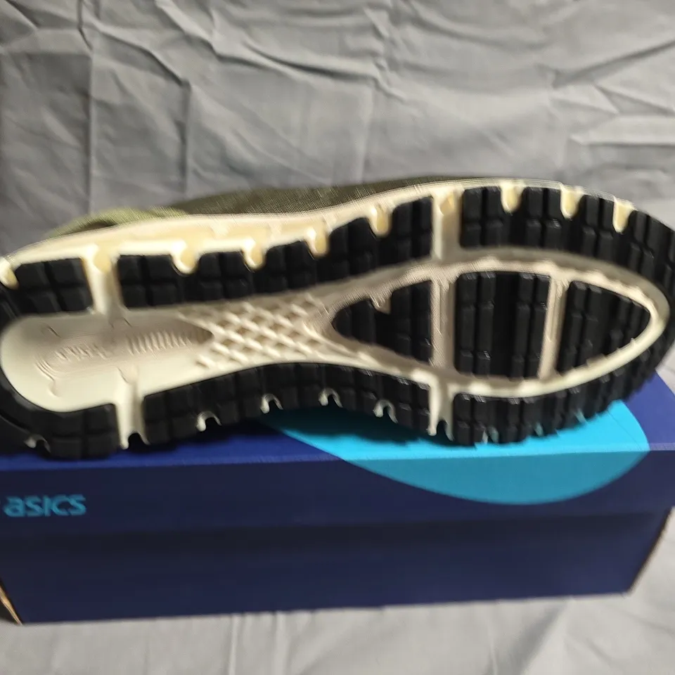 BOXED PAIR OF ASICS GEL-QUANUM 360 4 TRAINERS - UK SIZE 10