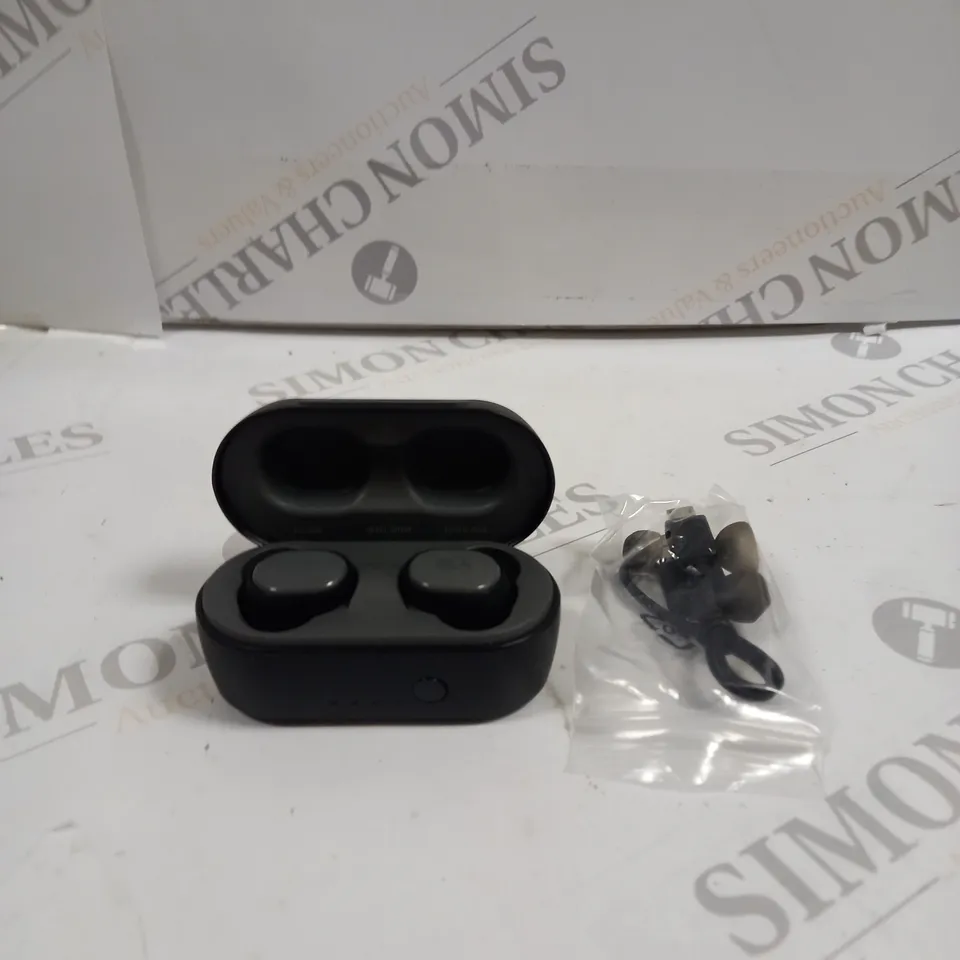 SKULLCANDY TRUE WIRELESS EARBUDS BOXED 