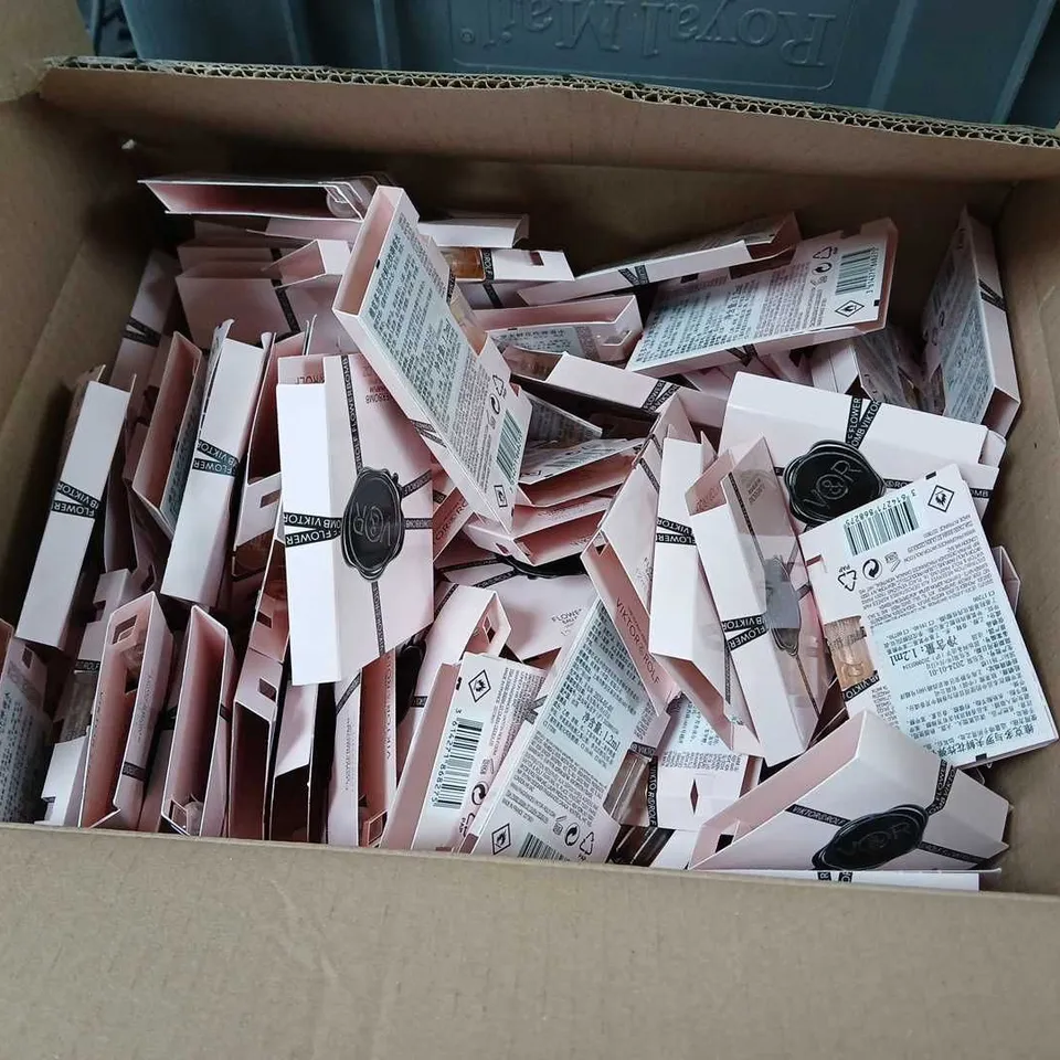 LARGE QUANTITY OF VIKTOR & ROLF FLOWERBOMB EAU DE PARFUM – MINI BOXED SAMPLE (1.2 ML)
